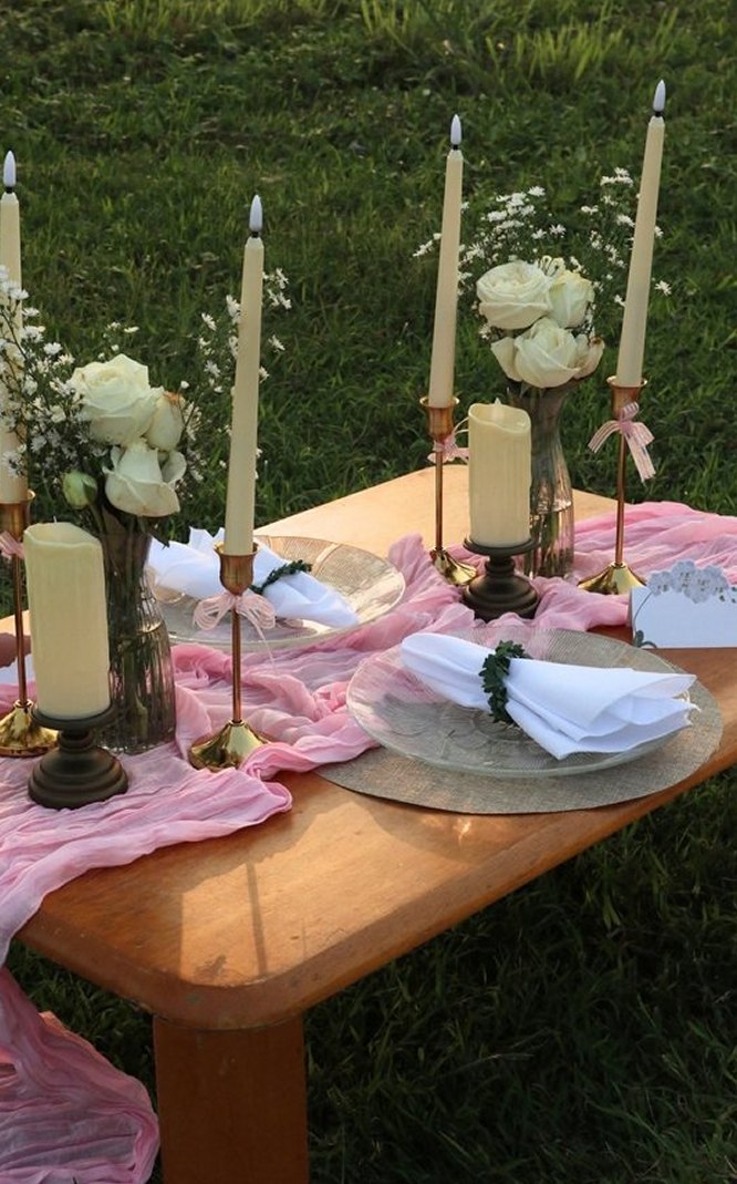 Full Bloom table with another holder and placemat combination