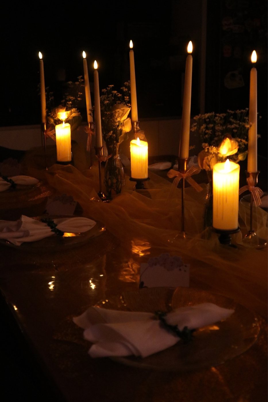 Full Bloom table by candlelight
