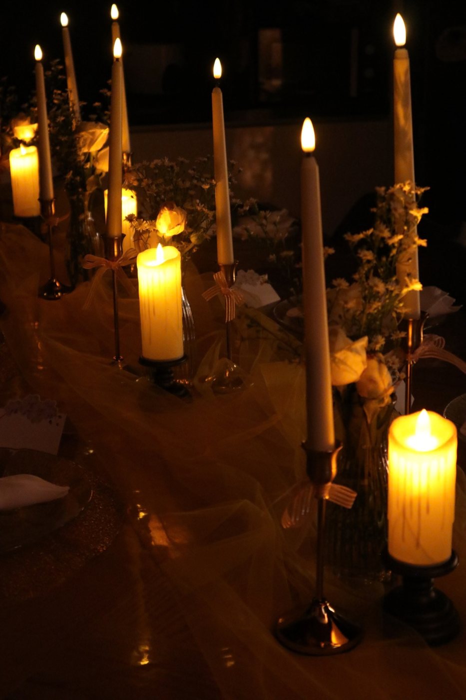 Full Bloom table by candlelight