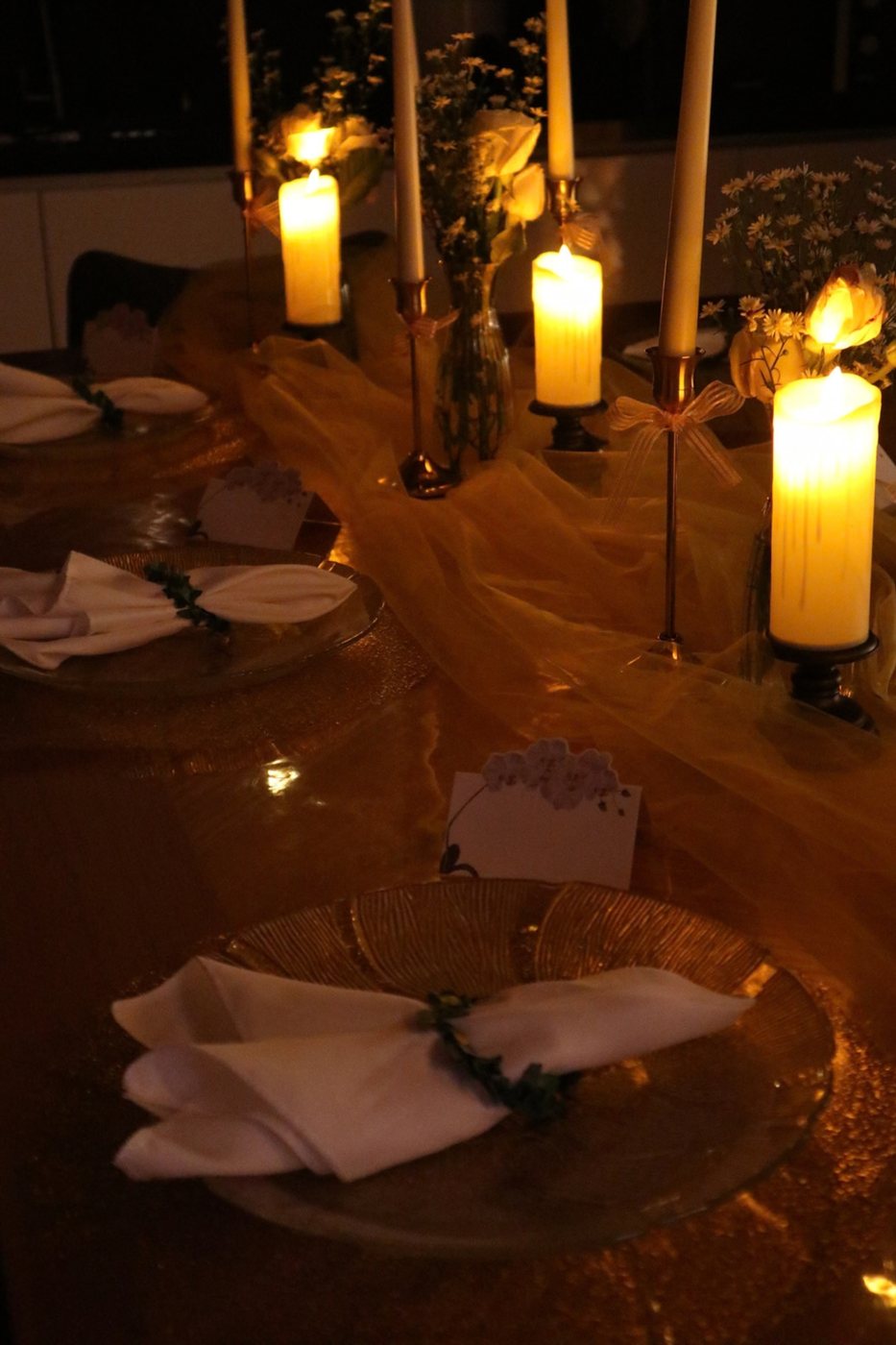 Full Bloom table by candlelight