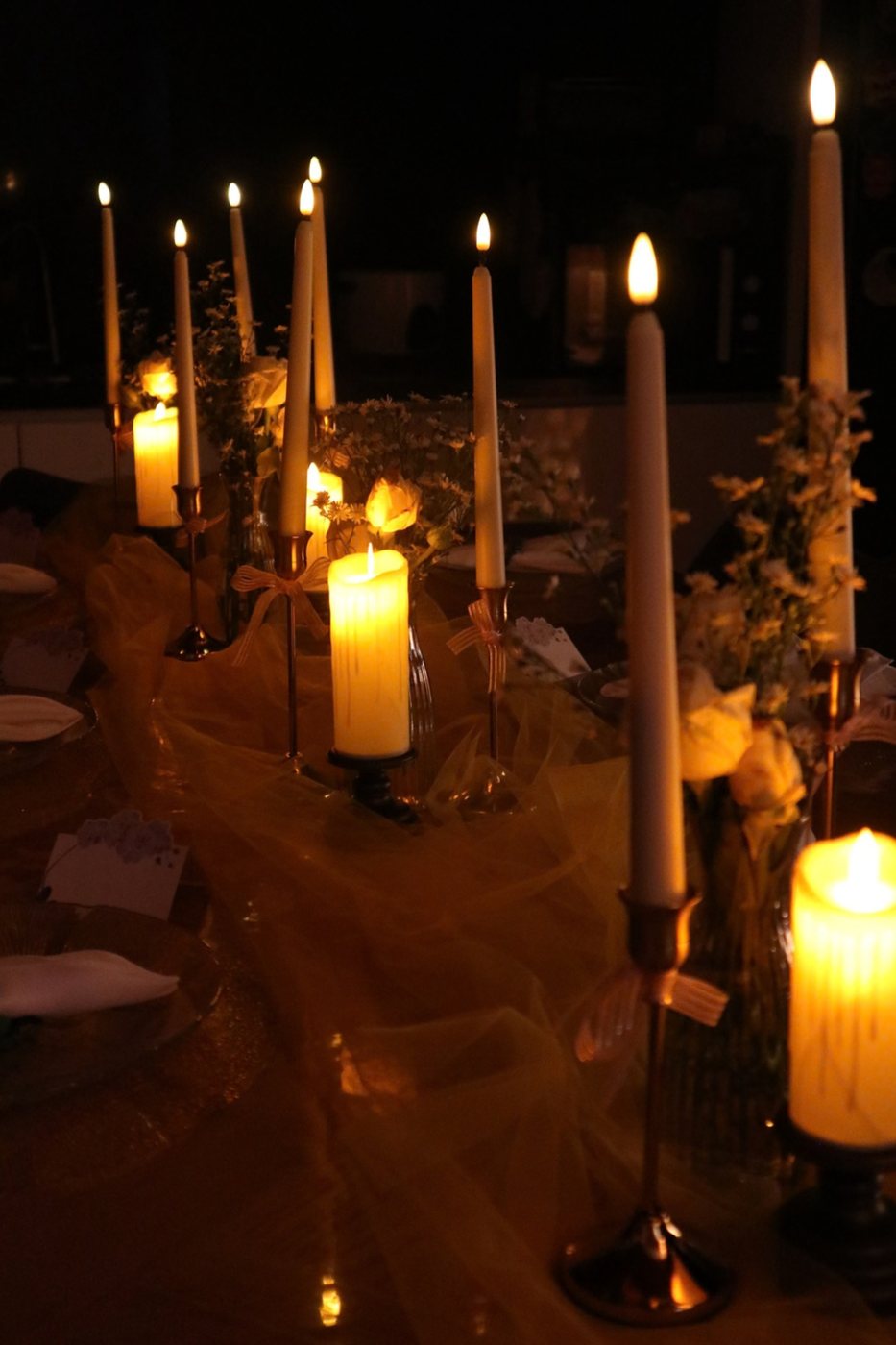 Full Bloom table by candlelight